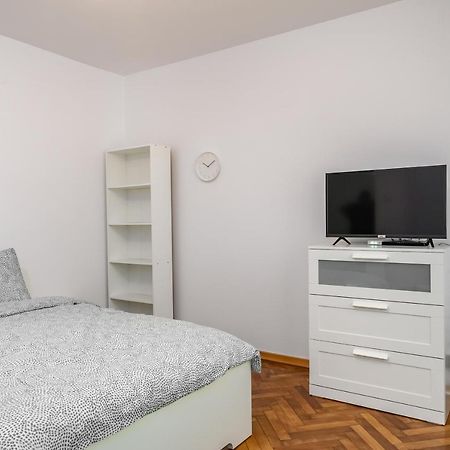 Vlad House Dristor Park Lake Букурещ Екстериор снимка