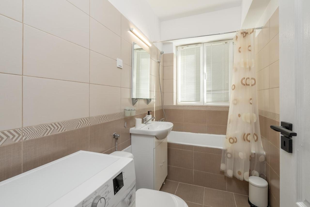 Vlad House Dristor Park Lake Букурещ Екстериор снимка
