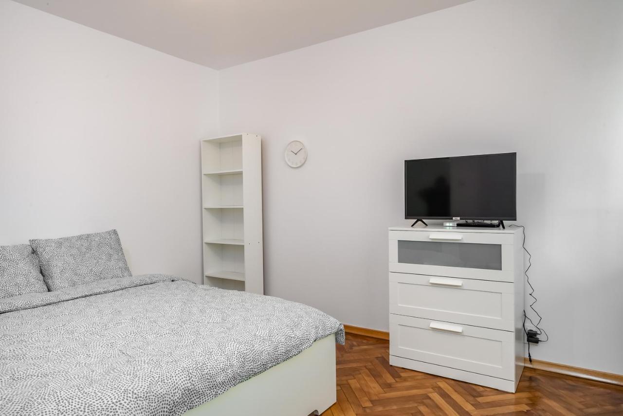 Vlad House Dristor Park Lake Букурещ Екстериор снимка